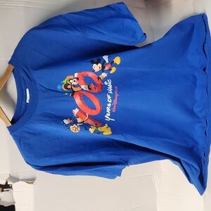 EUC Walt Disney World 100 yrs of Magic unisex Tshirt sz L